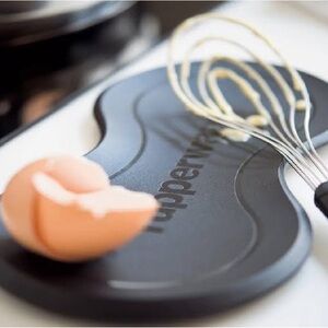 Tupperware Black Double Spoon Rest Countertop Saver Utensil new without tags